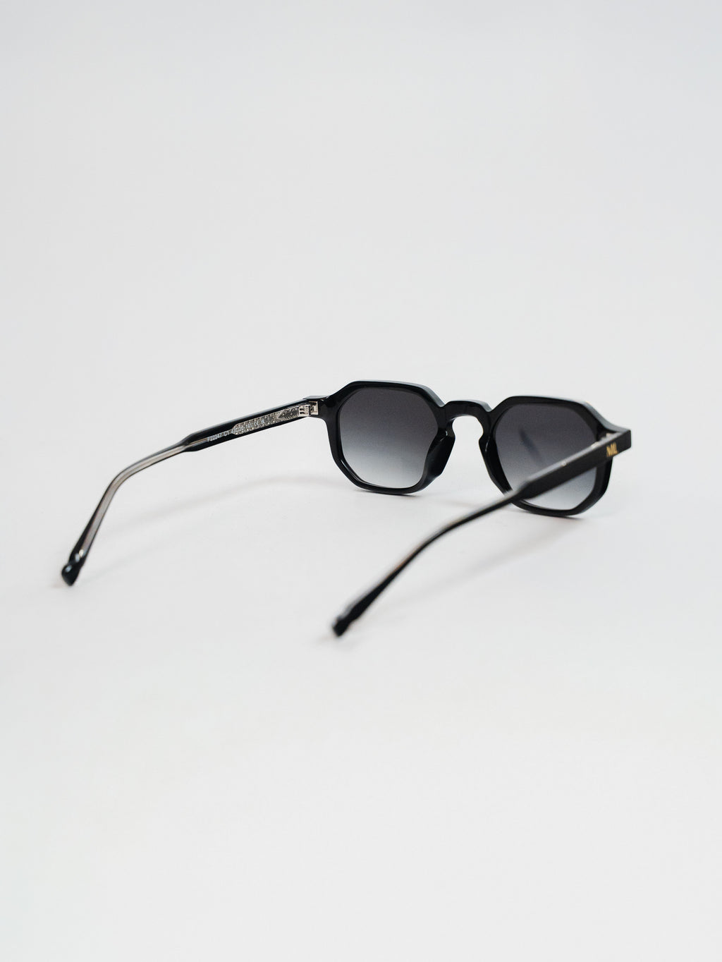 Gradient Black